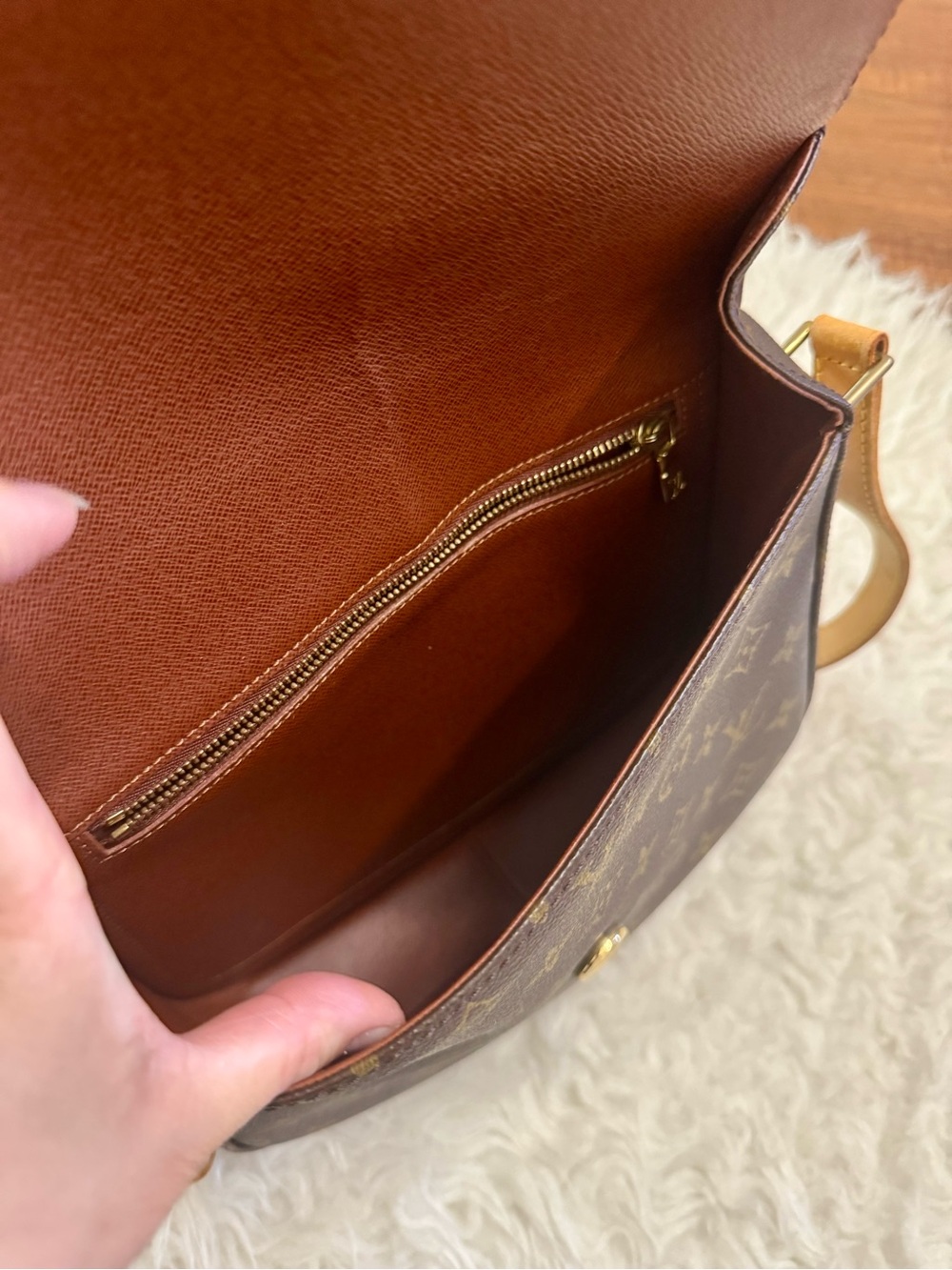 LOUIS VUITTON Saint Cloud Monogram GM - Picture 10 of 16